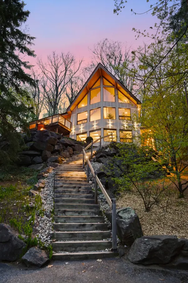 10 Pine HL, Oro-medonte, ON L4M 4Y8