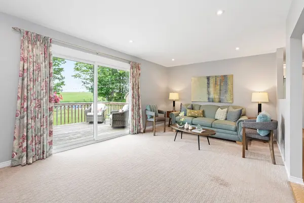 16 Price DR, Oro-medonte, ON L3V 6H2