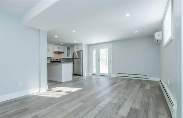 33A Grove ST E #lower, Barrie, ON L4M 2N8