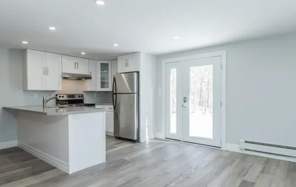 33A Grove ST E #lower, Barrie, ON L4M 2N8