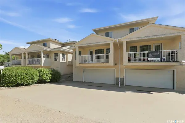 905D 9th STREET E, Saskatoon, SK S7H 0M9
