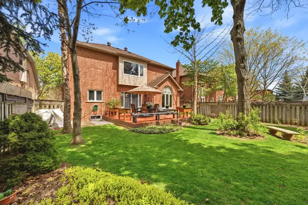 2180 North Ridge TRL, Oakville, ON L6H 5M3