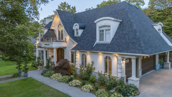 883 Parkland AVE, Mississauga, ON L5H 3G6