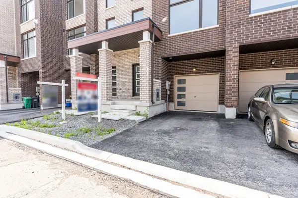 34 Queenpost DR E, Brampton, ON L6Y 6L2