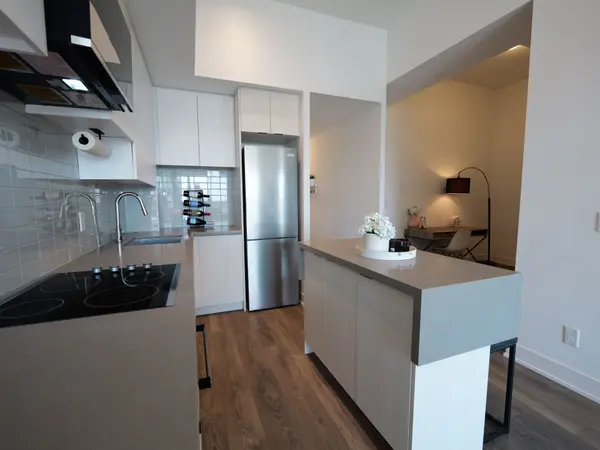 2481 Taunton RD #401, Oakville, ON L6H 3R7