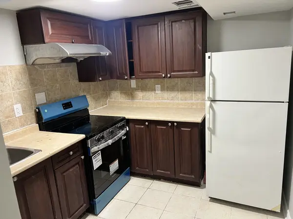 15 Gold Hill RD W #Bsmt, Brampton, ON L6X 4T6