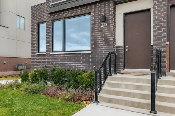 213 Downsview Park BLVD, Toronto W05, ON M3K 0A5