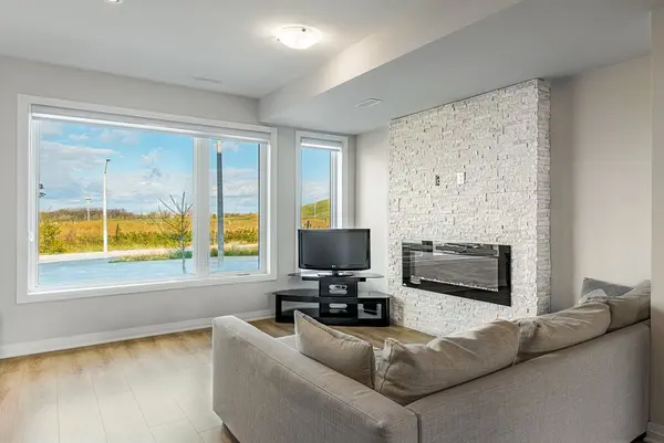 213 Downsview Park BLVD, Toronto W05, ON M3K 0A5