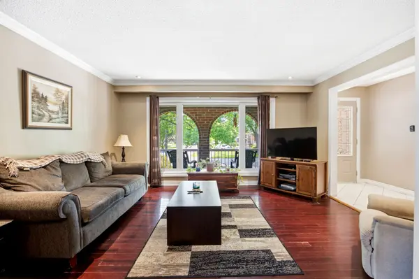 1199 Melton DR, Mississauga, ON L4Y 4A9
