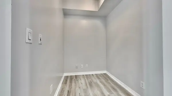 223 Webb DR #2114, Mississauga, ON L5B 0E8