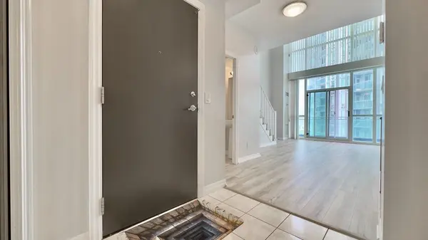 223 Webb DR #2114, Mississauga, ON L5B 0E8