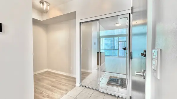 223 Webb DR #2114, Mississauga, ON L5B 0E8