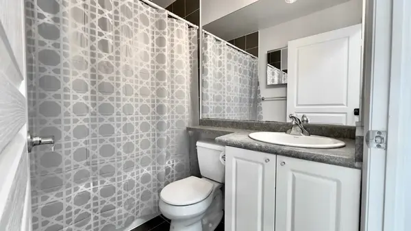 223 Webb DR #2114, Mississauga, ON L5B 0E8