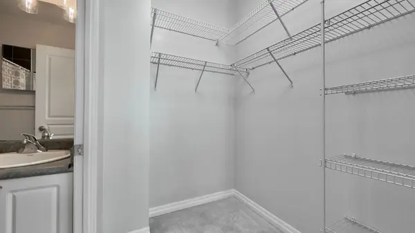 223 Webb DR #2114, Mississauga, ON L5B 0E8