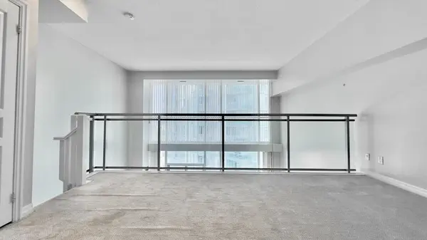 223 Webb DR #2114, Mississauga, ON L5B 0E8