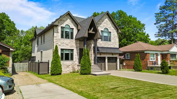 1487 Myron DR, Mississauga, ON L5E 2N5