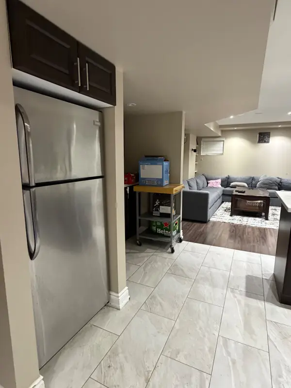 24 Speedwell ST, Brampton, ON L6X 2Z1