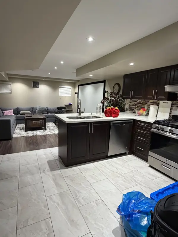 24 Speedwell ST, Brampton, ON L6X 2Z1