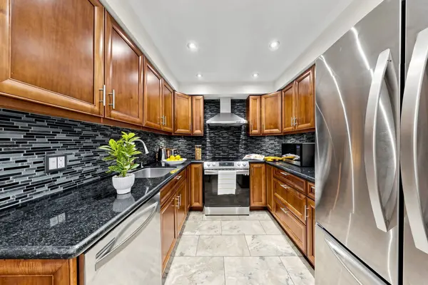 455 Apache CT #35, Mississauga, ON L4Z 3W8
