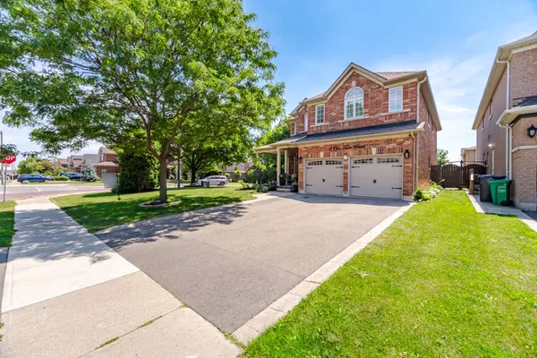2 Olde Town RD, Brampton, ON L6X 4V3