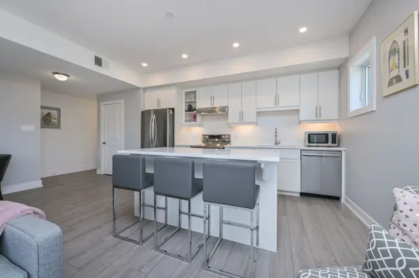 17 Centre ST #312, Orangeville, ON L9W 2W9