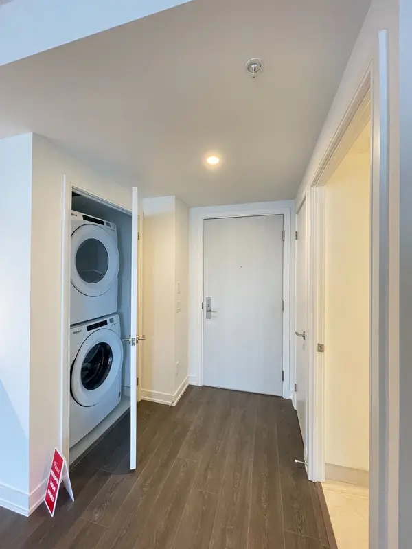 30 Samuel Wood WAY #2405, Toronto W08, ON M9B 6K4