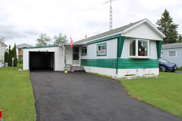 6 Cedar ST W, Greater Napanee, ON K7R 3L1