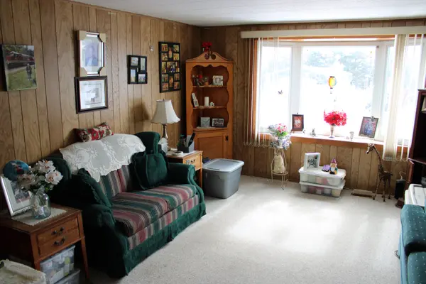 6 Cedar ST W, Greater Napanee, ON K7R 3L1