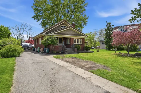 392 Queenston ST, St. Catharines, ON L2P 2X9