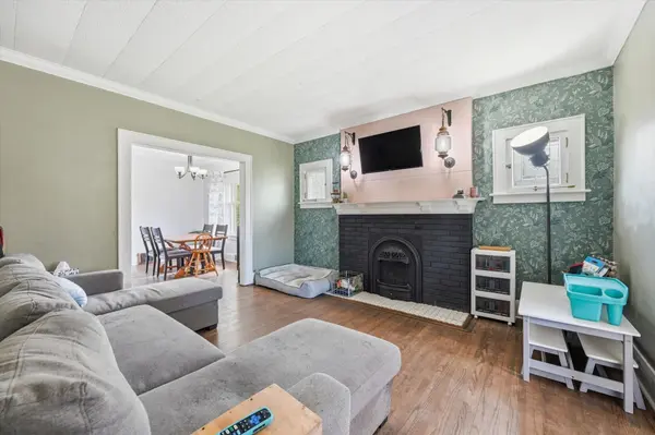 392 Queenston ST, St. Catharines, ON L2P 2X9