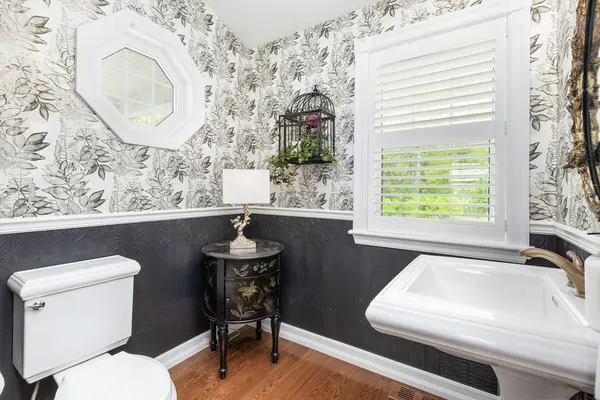 1 Rideau Glen DR, Country Place - Pineglen - Crestview And Area, ON K2C 3H1