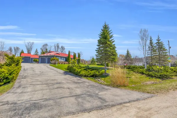 2 Joanne CRES, Minto, ON N0G 2L0
