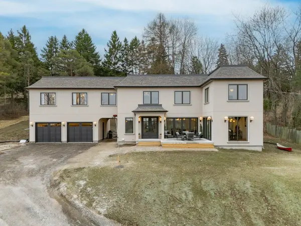 27 Vardon DR, Guelph, ON N1G 1W8