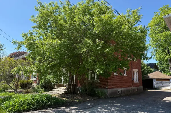 142 Clarendon AVE, Tunneys Pasture And Ottawa West, ON K1Y 0R5