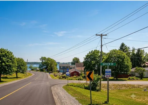 85 Bayview DR, Greater Napanee, ON K7R 3K8