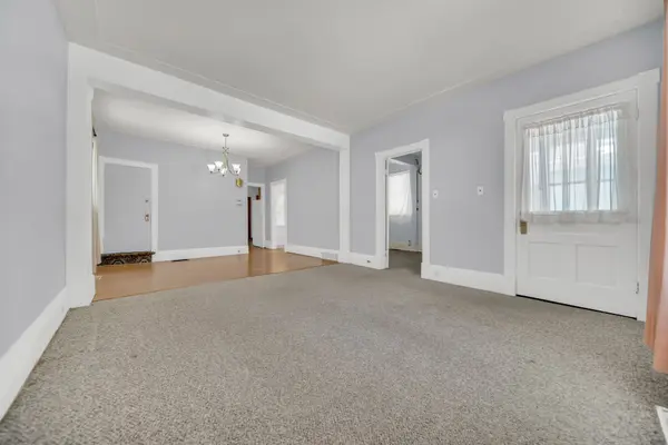 141 Samuel ST, Kitchener, ON N2H 1P9