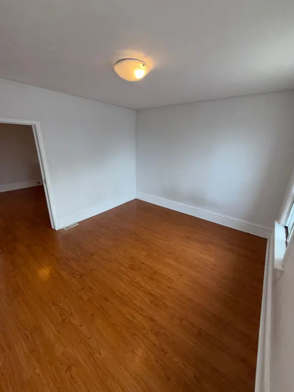 55 Cannon ST W #Upper, Hamilton, ON L8R 2B4
