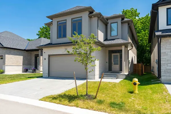 8-7966 Fallon DR, Lucan Biddulph, ON N0M 1V0