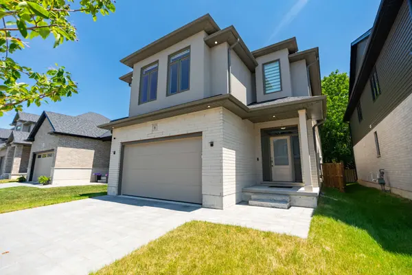 8-7966 Fallon DR, Lucan Biddulph, ON N0M 1V0