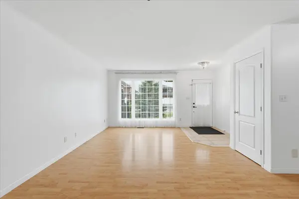 17 Spruce GDNS, Belleville, ON K8N 5W3