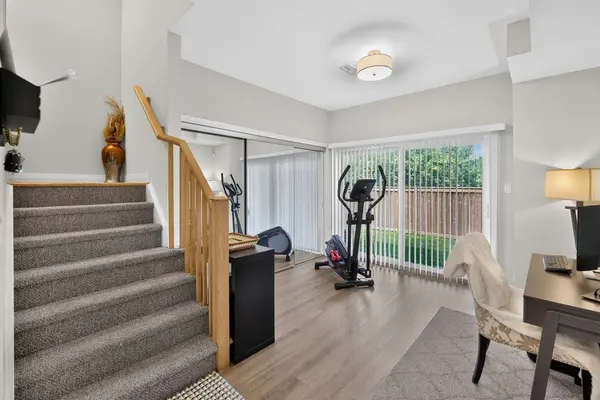 270 Melvin AVE #15, Hamilton, ON L8H 0B4