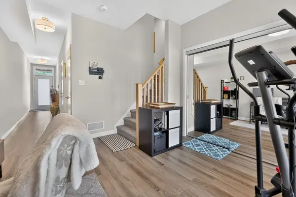 270 Melvin AVE #15, Hamilton, ON L8H 0B4