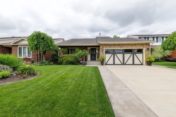 3907 Cardinal DR, Niagara Falls, ON L2H 2W2