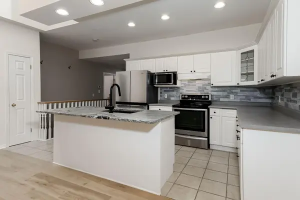 1337 Commissioners RD W #17, London South, ON N6K 4V2