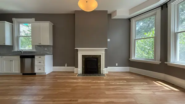 290 Central AVE #1, London East, ON N6B 2C8