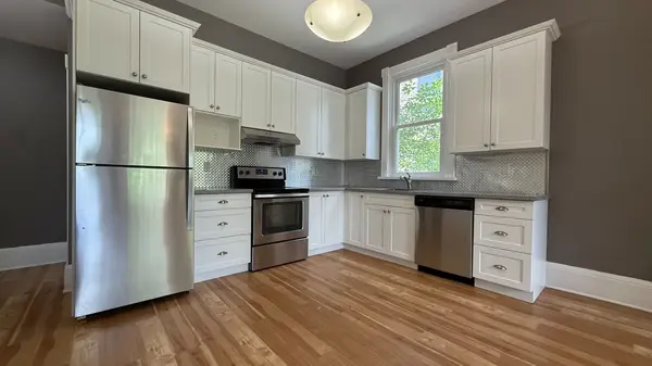 290 Central AVE #1, London East, ON N6B 2C8