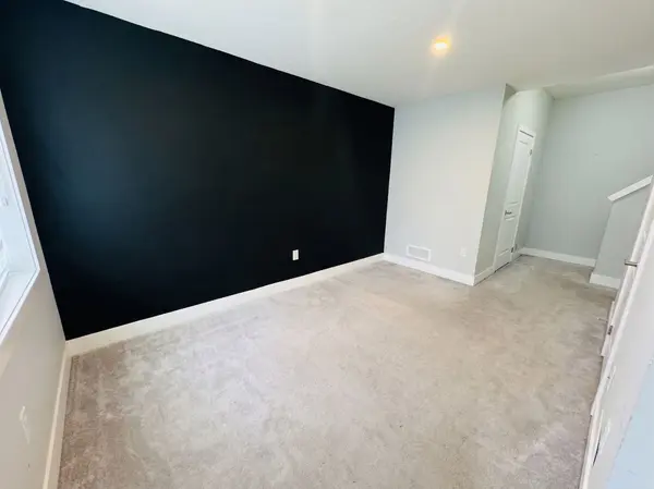 177 Edgevalley RD #11, London East, ON N5V 0C5