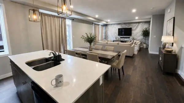 177 Edgevalley RD #11, London East, ON N5V 0C5