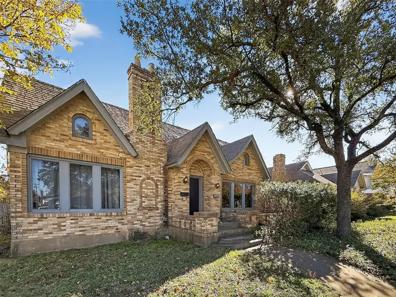 2601 S University Drive, Fort Worth, TX 76109