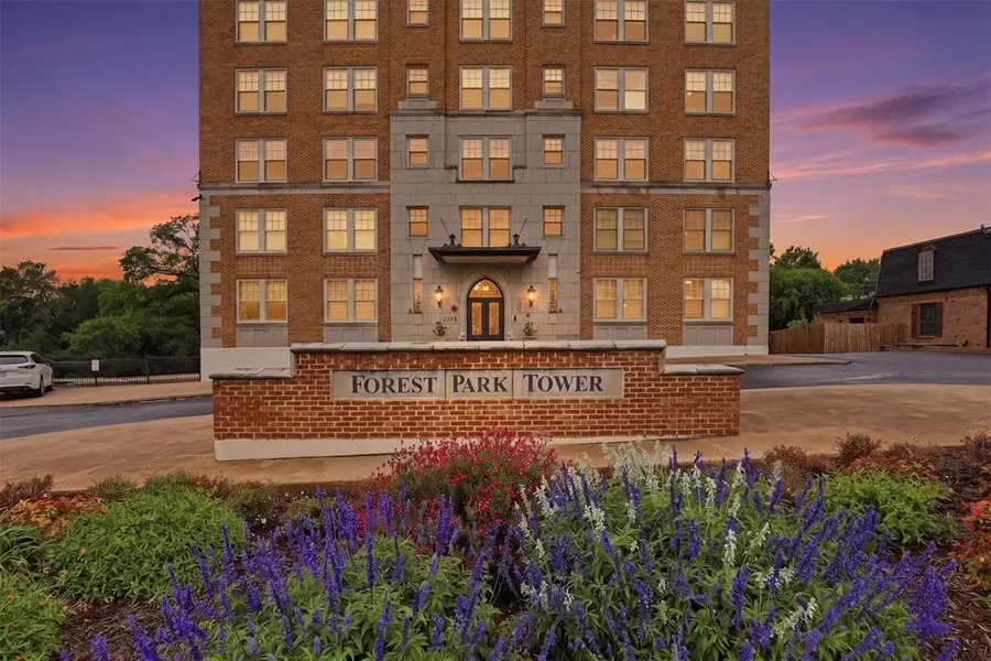 2306 Park Place Avenue #10B, Fort Worth, TX 76110
